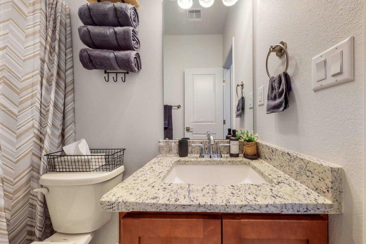 Modern Home 3Br Next To Airport, Netflix, Casino アルバカーキ エクステリア 写真