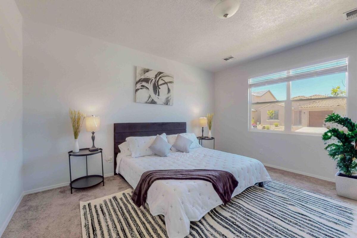 Modern Home 3Br Next To Airport, Netflix, Casino アルバカーキ エクステリア 写真