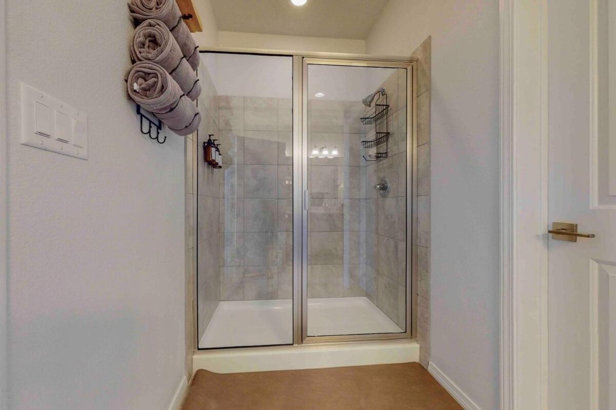 Modern Home 3Br Next To Airport, Netflix, Casino アルバカーキ エクステリア 写真